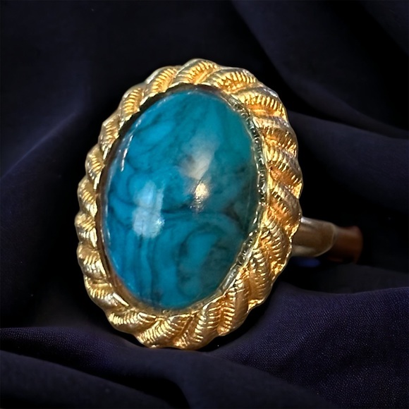 Vintage Jewelry - Vintage oval turquoise cabochon stone ring